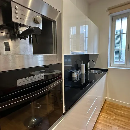 Apartment Moda - Location *